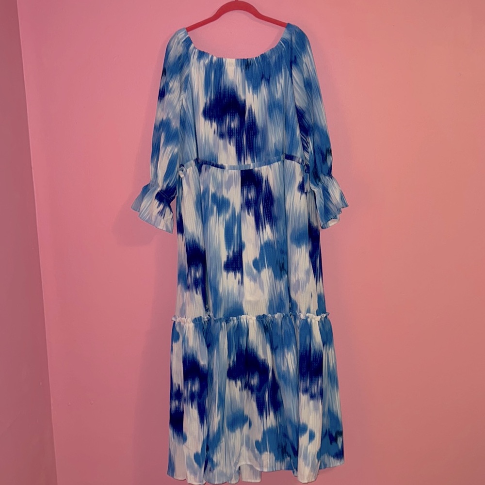 New Scoop off the shoulder dress in XL.
